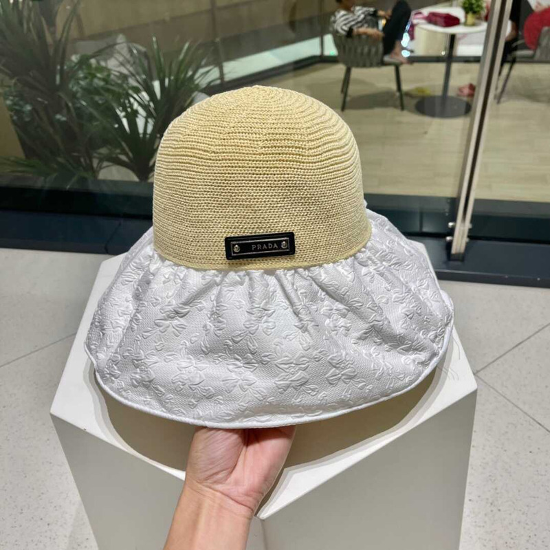 Pra*a wide bucket hat white and beige