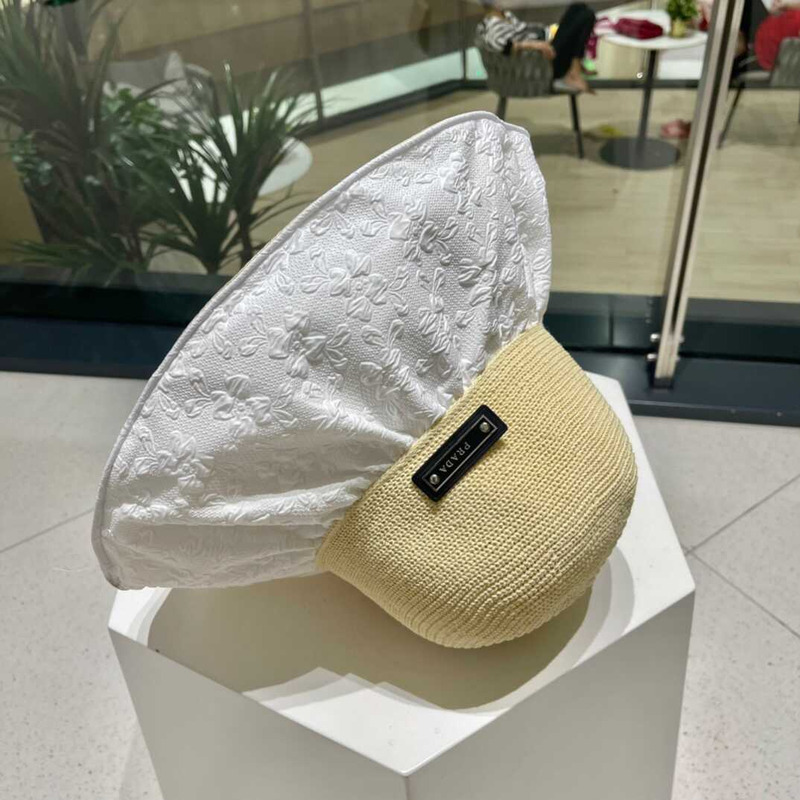 Pra*a wide bucket hat white and beige