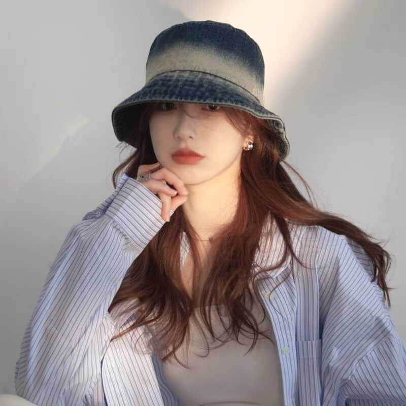 Pra*a denim bucket hat white and blue