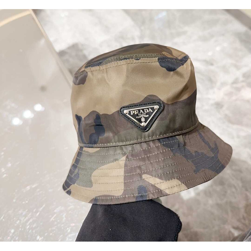 Pra*a bucket hat green