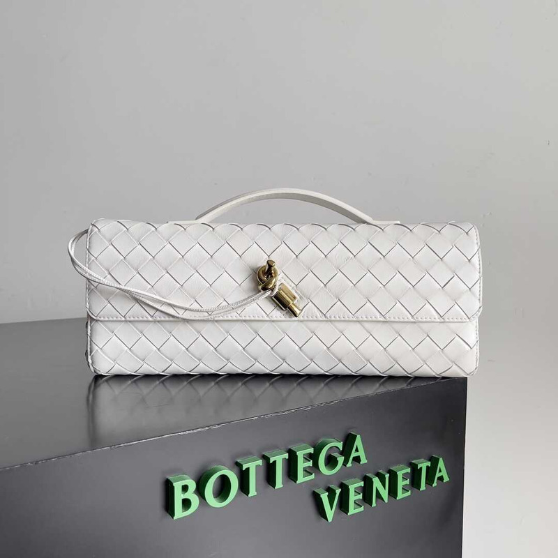 Bo*te*ga ve*ne*ta long clutch andiamo with handle white