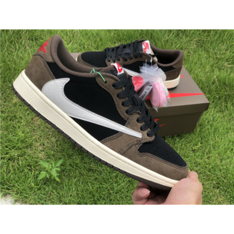 Jordan x Travis Scott Air Jordan 1 Low Sneakers Brown