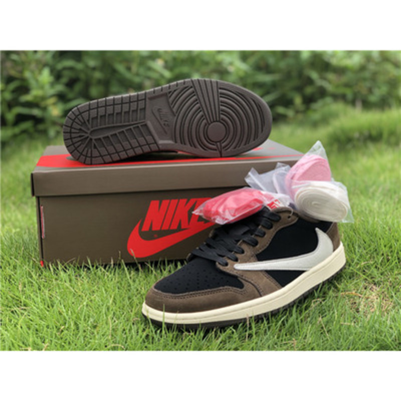 Jordan x Travis Scott Air Jordan 1 Low Sneakers Brown