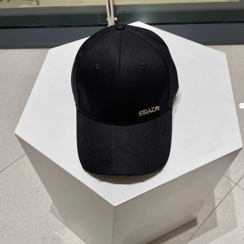 Pra*a  baseball cap in black