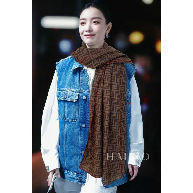 F**di monogram long scarf in brown