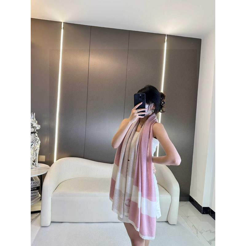 Ch*el cashmere scarf pink