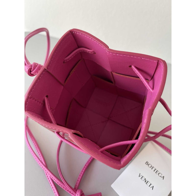 Bo*te*ga ve*ne*ta mini cassette bucket bag in azalea