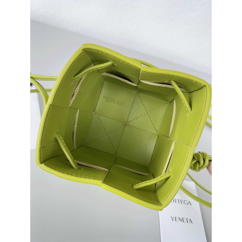 Bo*te*ga ve*ne*ta mini cassette bucket bag in kiwi