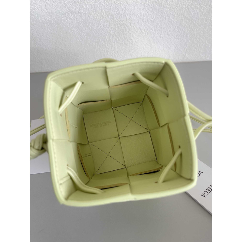 Bo*te*ga ve*ne*ta mini cassette bucket bag in light green