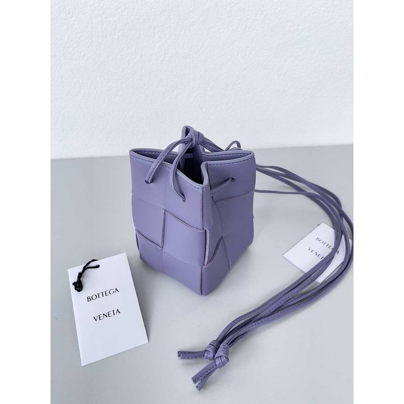 Bo*te*ga ve*ne*ta mini cassette bucket bag in light/pastel purple