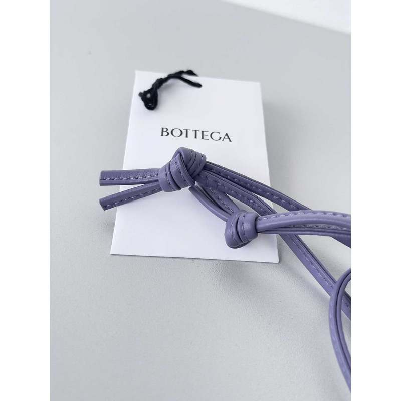 Bo*te*ga ve*ne*ta mini cassette bucket bag in light/pastel purple