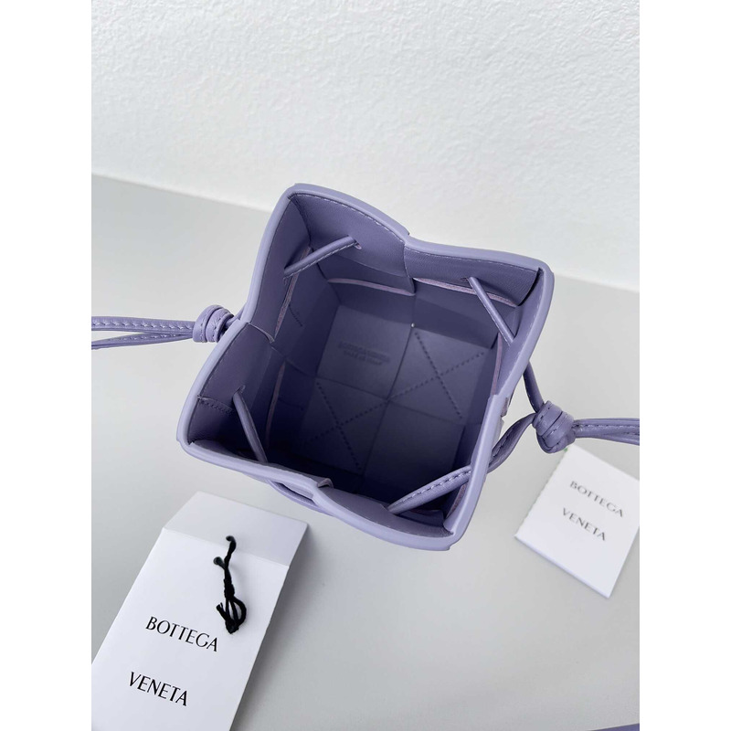 Bo*te*ga ve*ne*ta mini cassette bucket bag in light/pastel purple