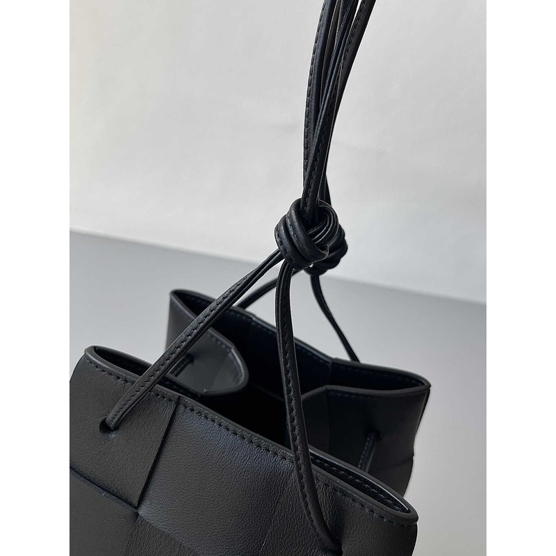 Bo*te*ga ve*ne*ta small cassette cross-body bucket in black