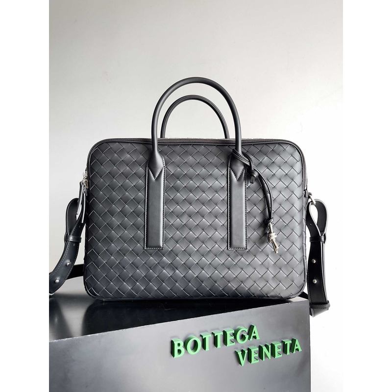 Bo*te*ga ve*ne*ta getaway large briefcase in black