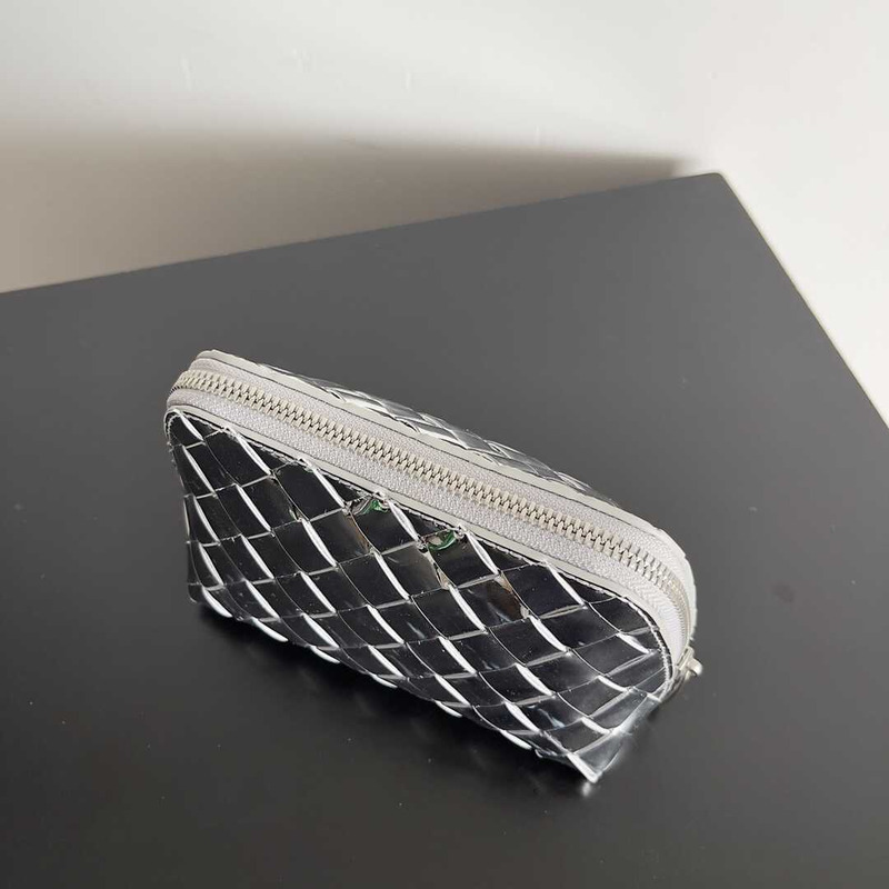 Bo*te*ga ve*ne*ta intrecciato beauty pouch silver