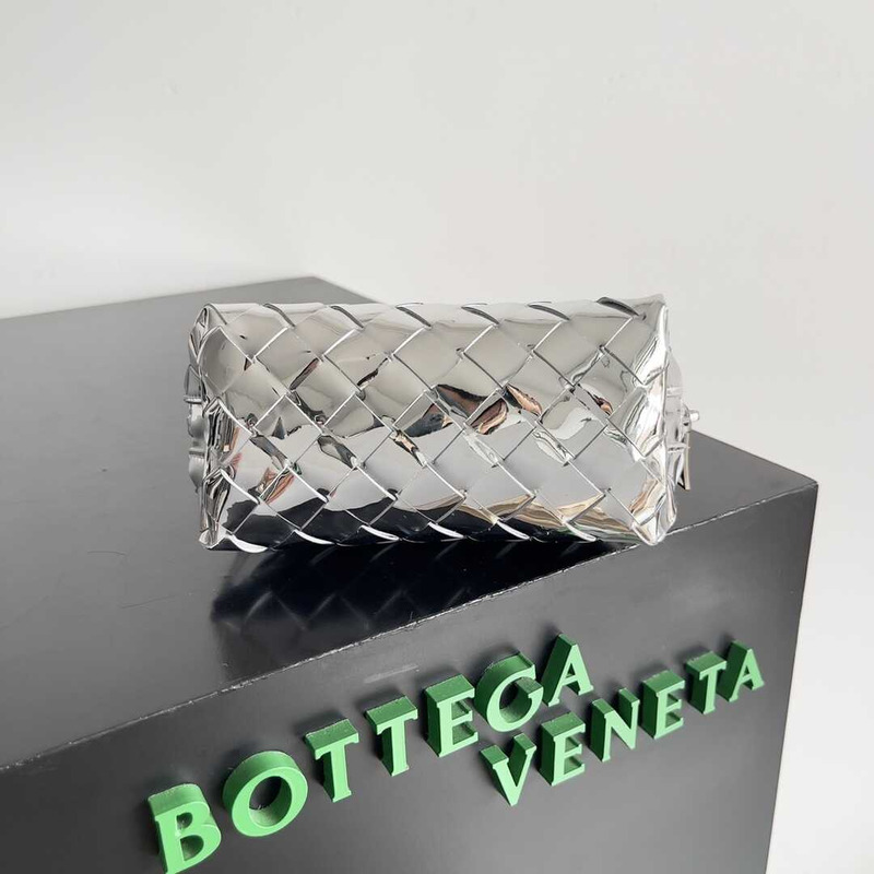 Bo*te*ga ve*ne*ta intrecciato beauty pouch silver