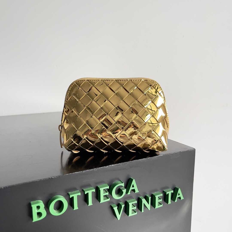 Bo*te*ga ve*ne*ta intrecciato beauty pouch gold