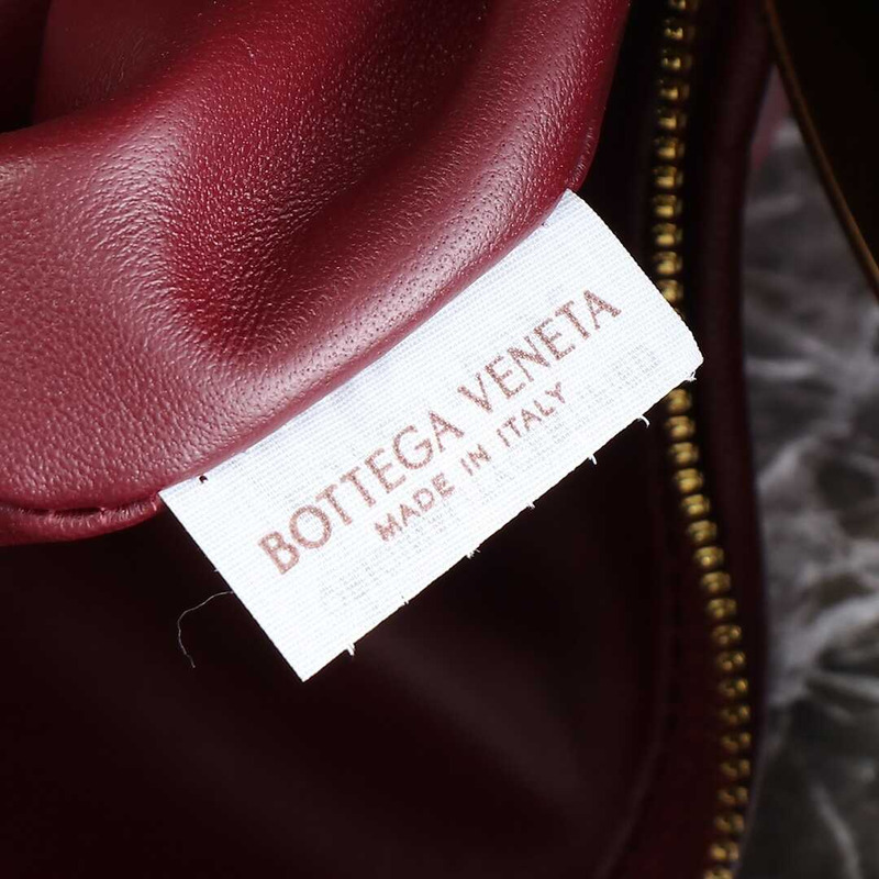 Bo*te*ga ve*ne*ta small jodie intrecciato leather shoulder bag red