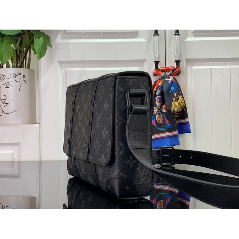 l**is V*t*n monogram eclipse trunk messenger