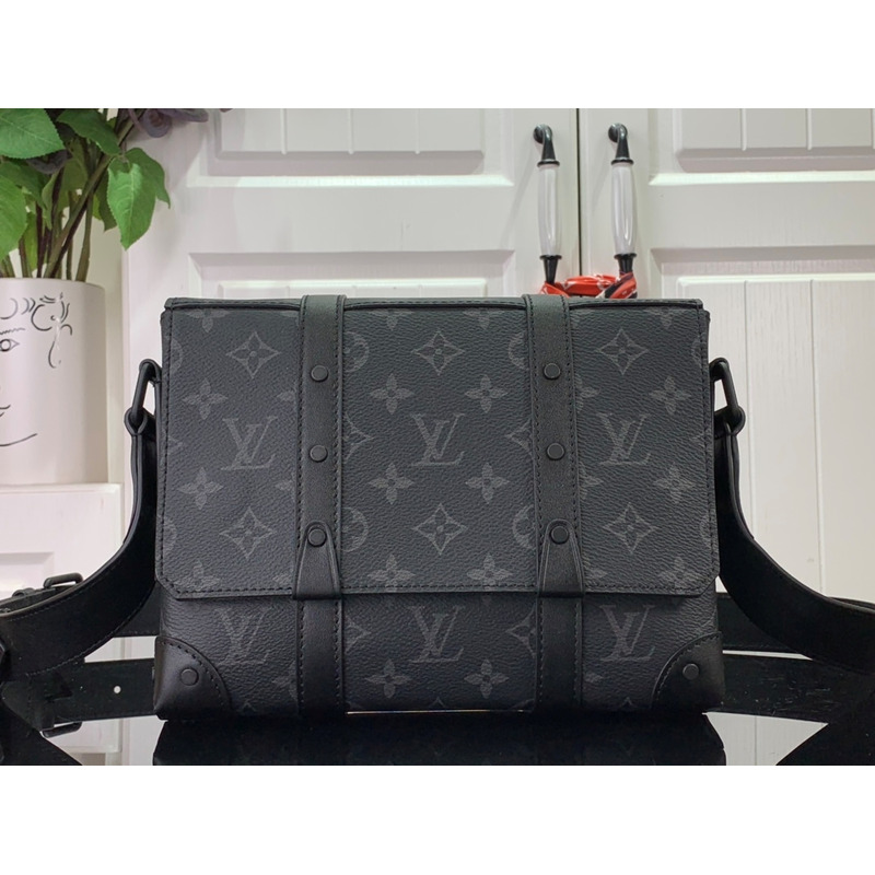 l**is V*t*n monogram eclipse trunk messenger