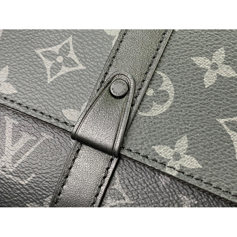 l**is V*t*n monogram eclipse trunk messenger