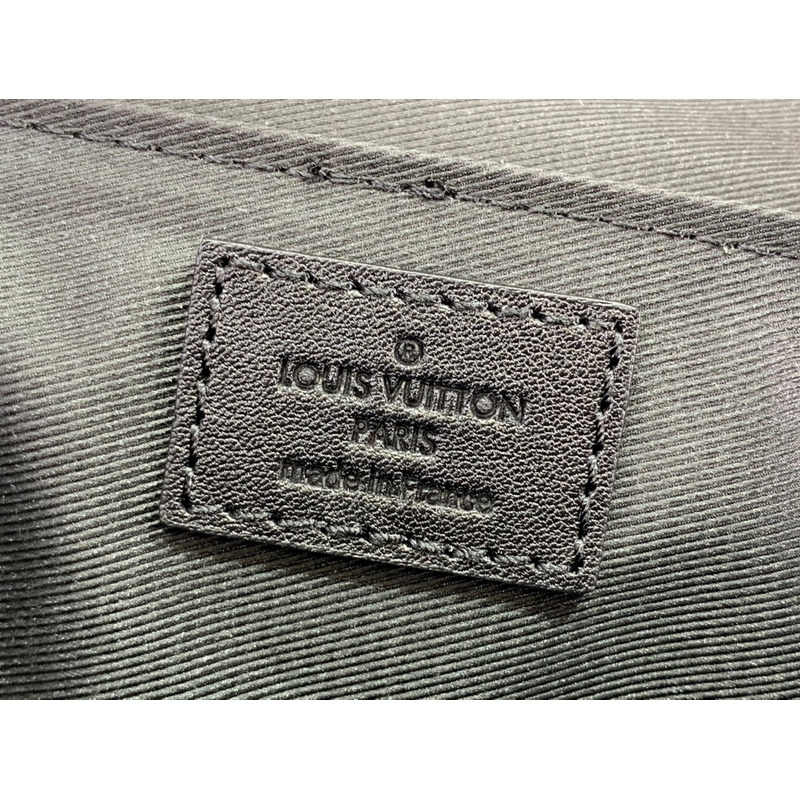 l**is V*t*n monogram eclipse trunk messenger