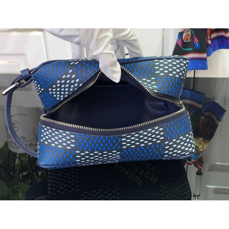 l**is V*t*n locket dopp kit damier heritage blue