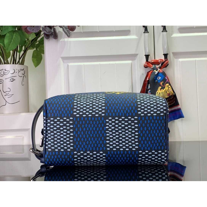 l**is V*t*n locket dopp kit damier heritage blue