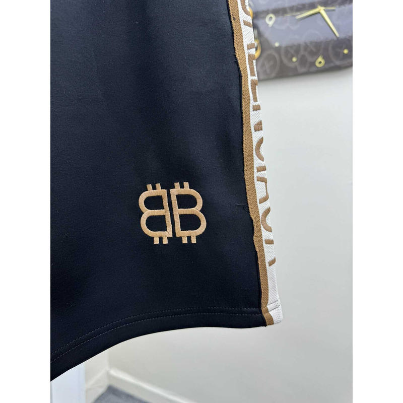 Ba*len*cia*ga logo-print shorts in black