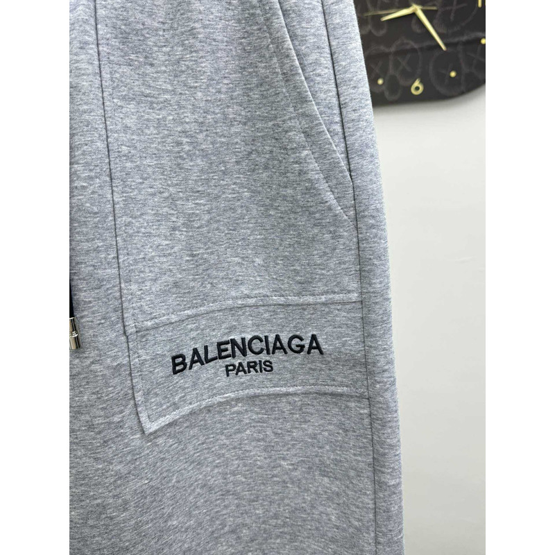 Ba*len*cia*ga logo-print shorts in grey