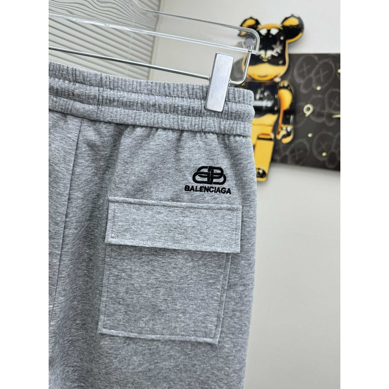 Ba*len*cia*ga logo-print shorts in grey