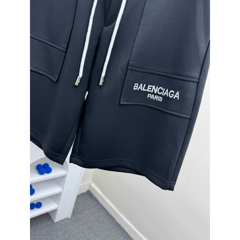 Ba*len*cia*ga logo-print shorts in black