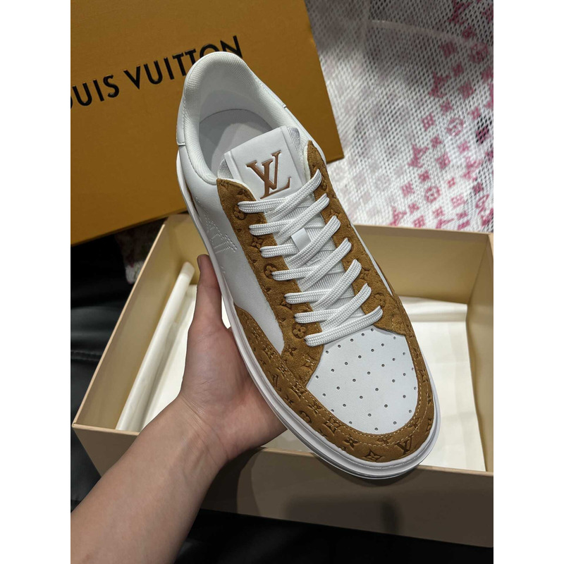 l**is V*t*n beverly hills sneaker