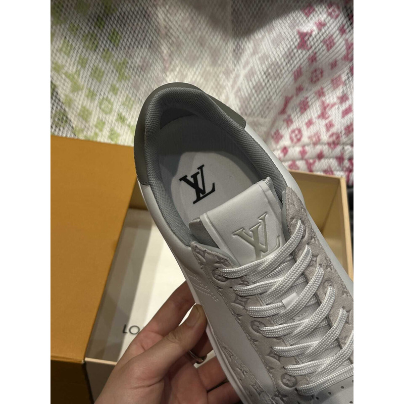 l**is V*t*n beverly hills sneaker