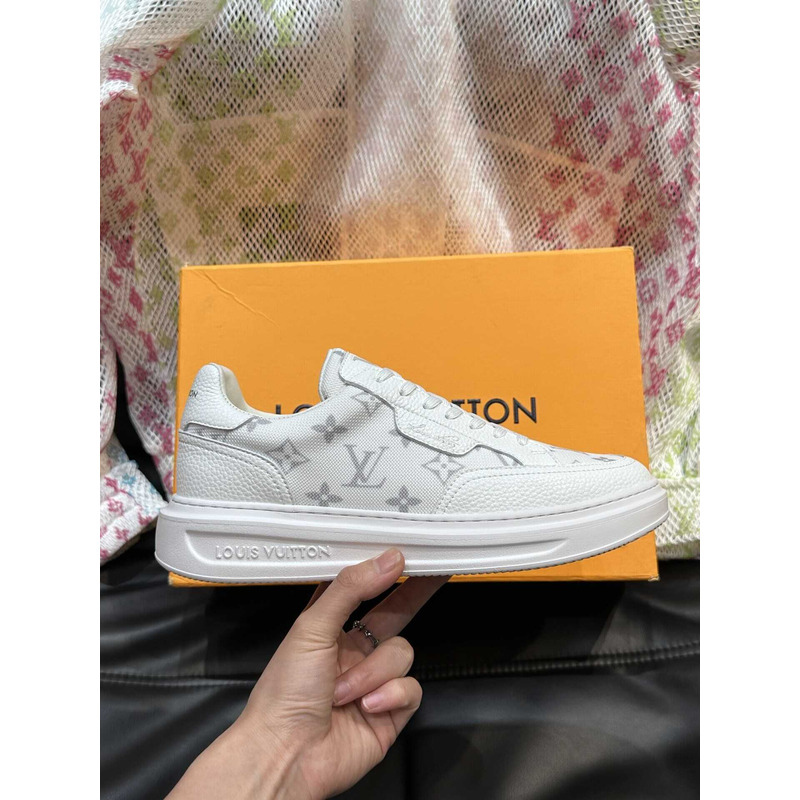 l**is V*t*n trainer sneaker white