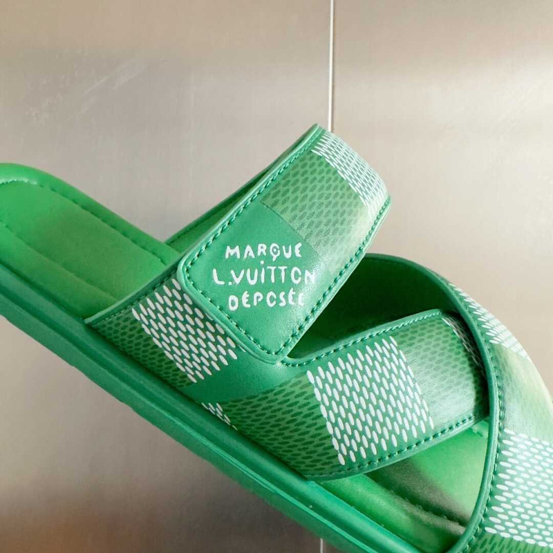 l**is V*t*n venice mule in green