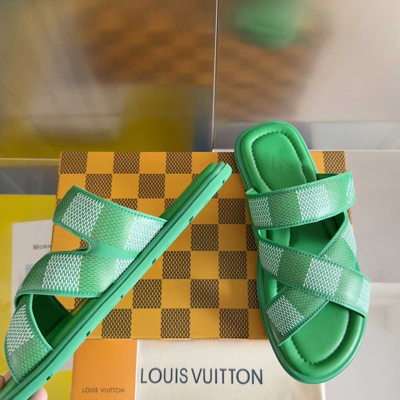 l**is V*t*n venice mule in green