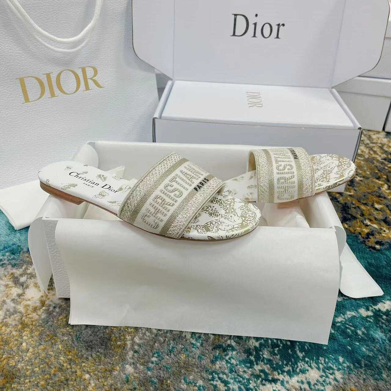 D*or dway embroidered cotton slides white