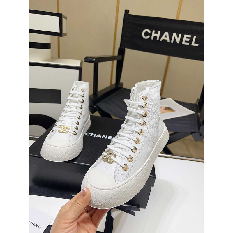 Ch*el sneaker calfskin in white