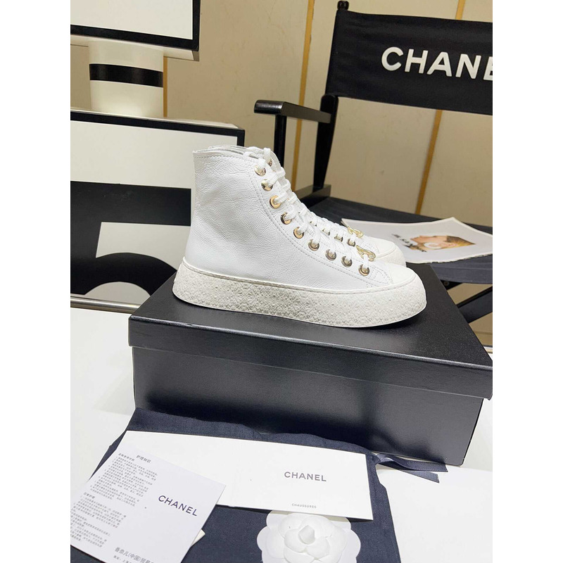 Ch*el sneaker calfskin in white