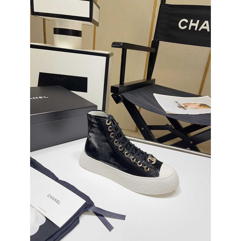 Ch*el sneaker calfskin in black