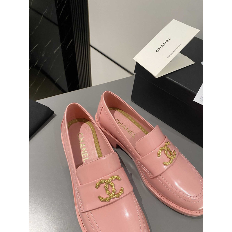 Ch*el moccasins calfskin & metal pink