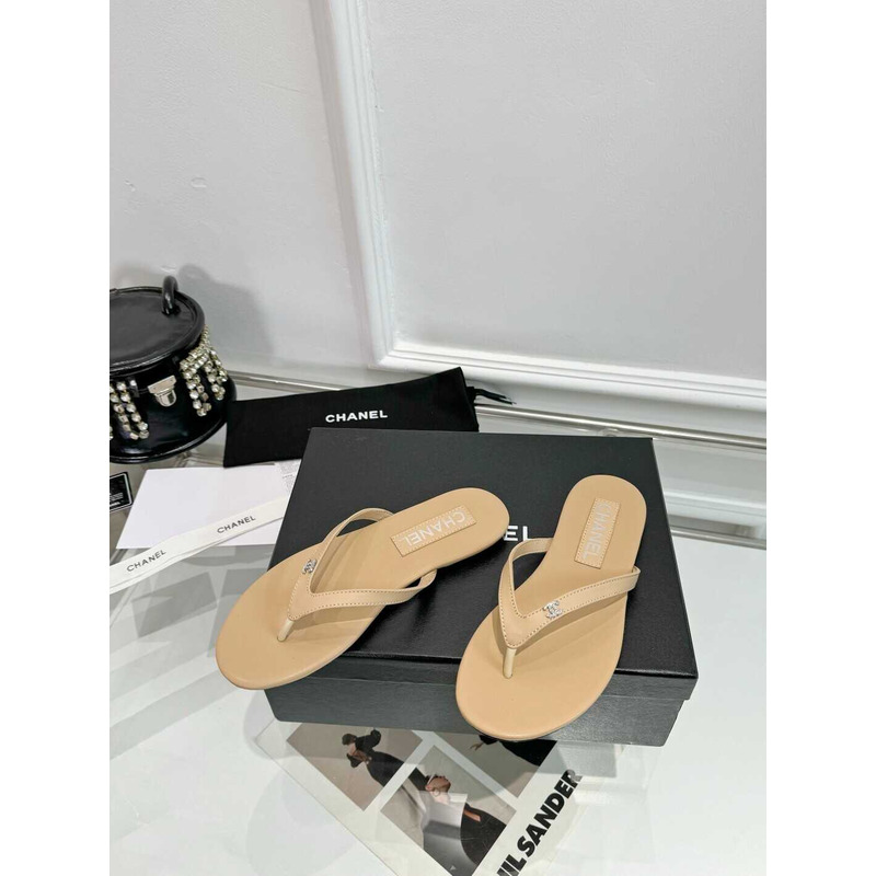 Ch*el logo thongs sandals in apricot