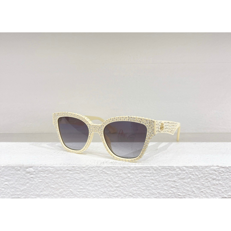 G*u*i natural cat-eye sunglasses