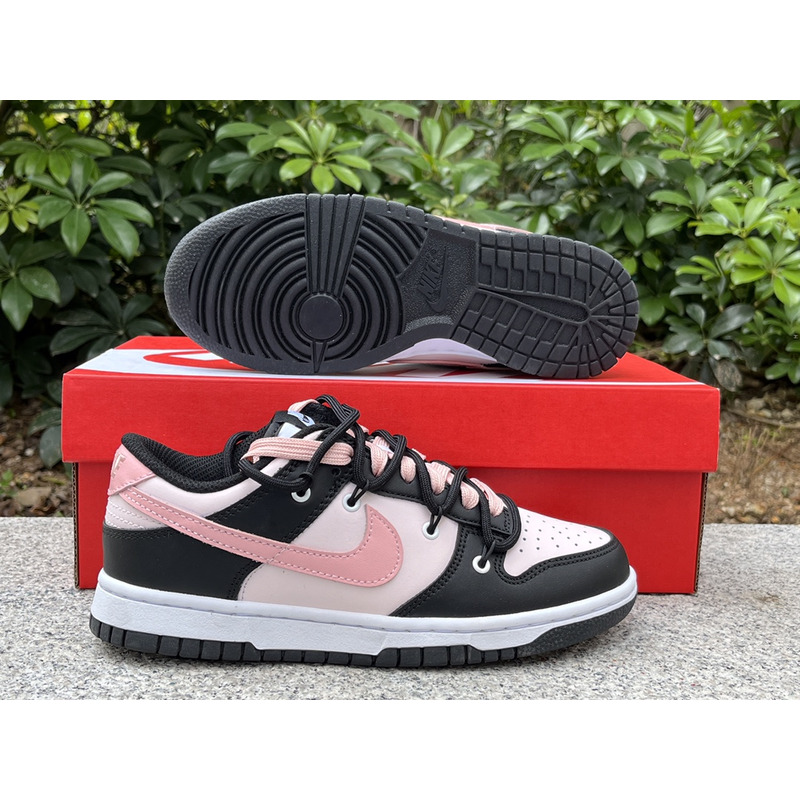 Nike Dunk Low Bear Sneaker Muticolor