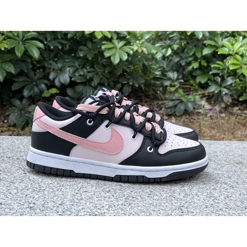 Nike Dunk Low Bear Sneaker Muticolor