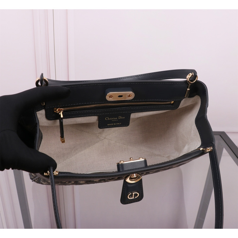 D*or vintage oblique shoulder bag