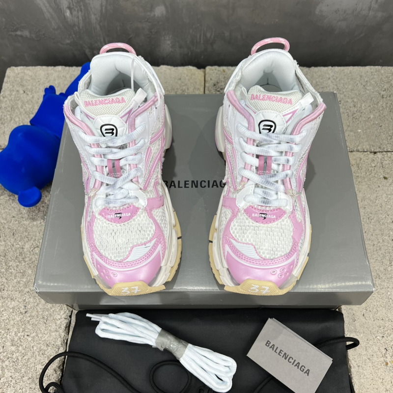 Ba*len*cia*ga runner sneaker pink white