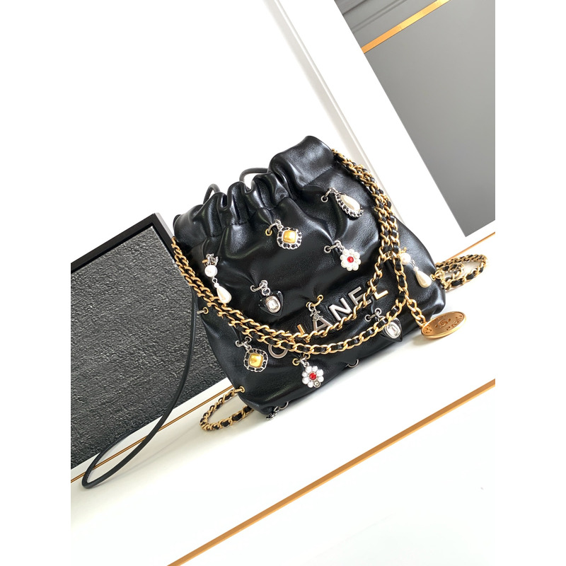 Ch*el 22 mini handbag shiny lambskin bijoux charms & gold-tone metal black