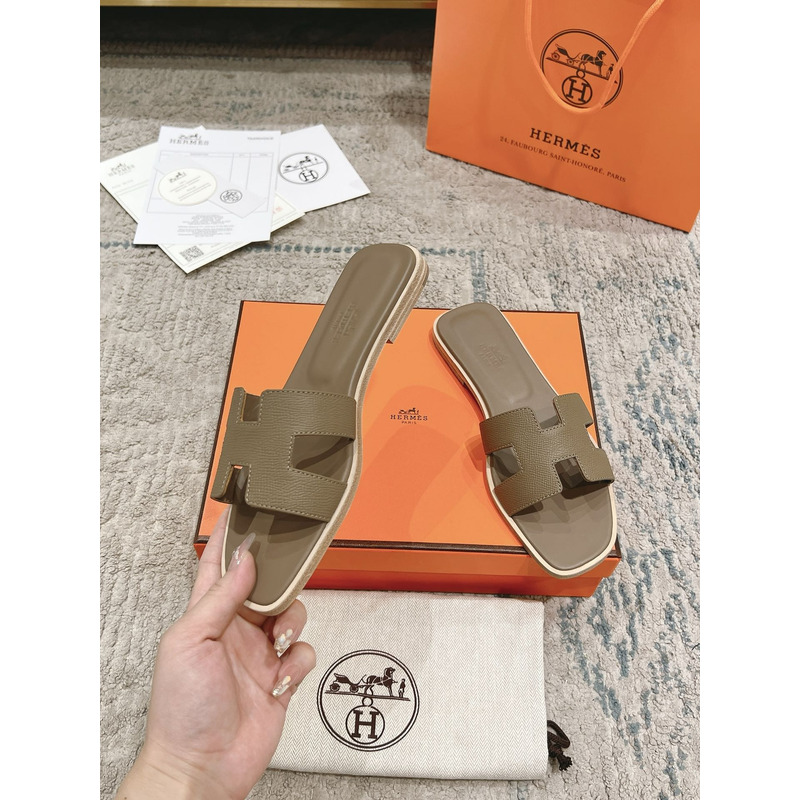 Hermès Oran Veau Epsom Etoupe Coffee Slides